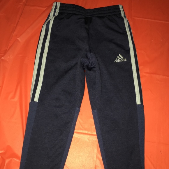Adidas boys pants - Picture 2 of 6
